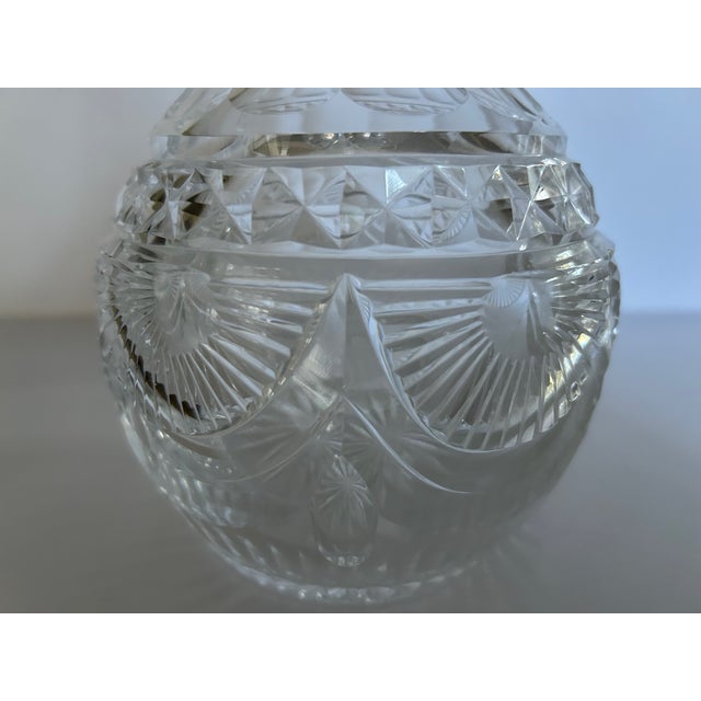 Mid 20th Century Mid 20th Century Anglo-Irish Heavy Cut Lead Crystal Decanter With Triple Ring and Mushroom Stopper For Sale - Image 5 of 7