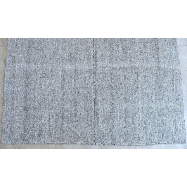 1960s Vintage Flat Weave Turkish Kilim Rug. Solid Gray Goat Hair Area Rug 7'2" X 9'2" For Sale - Image 6 of 9