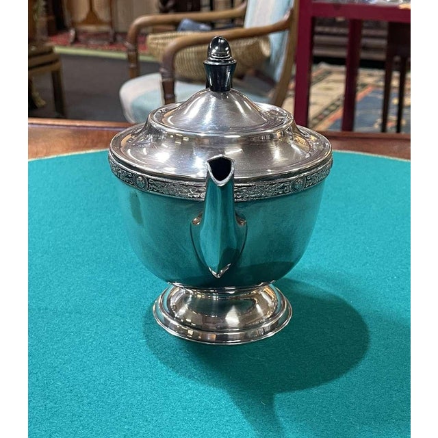 English Silver-Plated Metal Teapot, 1930s, in Good conditions. Designed 1920 to 1949