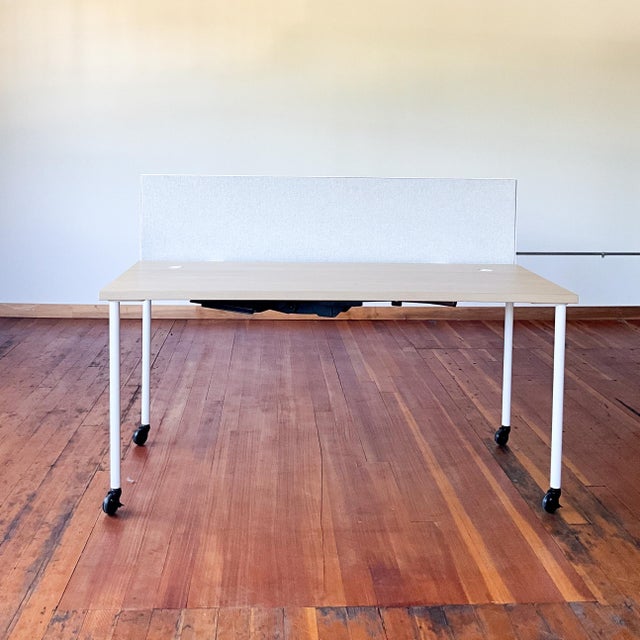 Knoll Knoll Desk With Fabric Privacy Barrier For Sale - Image 4 of 17