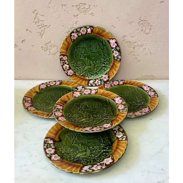 De Sarreguemines 19th Majolica Bird Sarreguemines Plate For Sale - Image 4 of 6