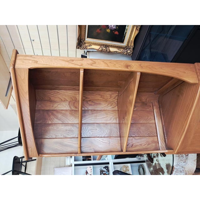 Mid-Century Windsor Corner Display in Elm by Lucian Ercolani for Ercol, 1980s For Sale - Image 15 of 18