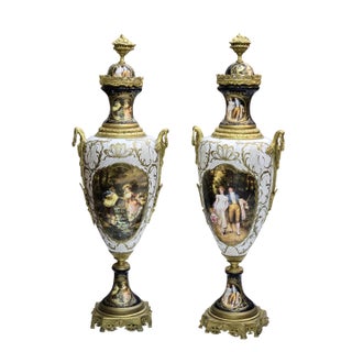 Pair of Porcelain Vases France French Style For Sale