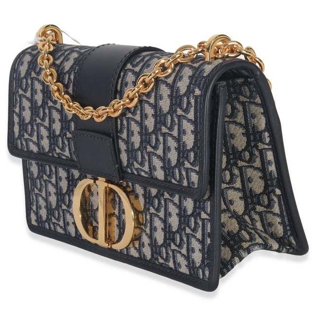 Item #: 151479 Interior Material: Canvas MSRP: 3,900 Features Interior: One slip pocket Dimensions: 9.5 x 6 x 3 in Handbag...