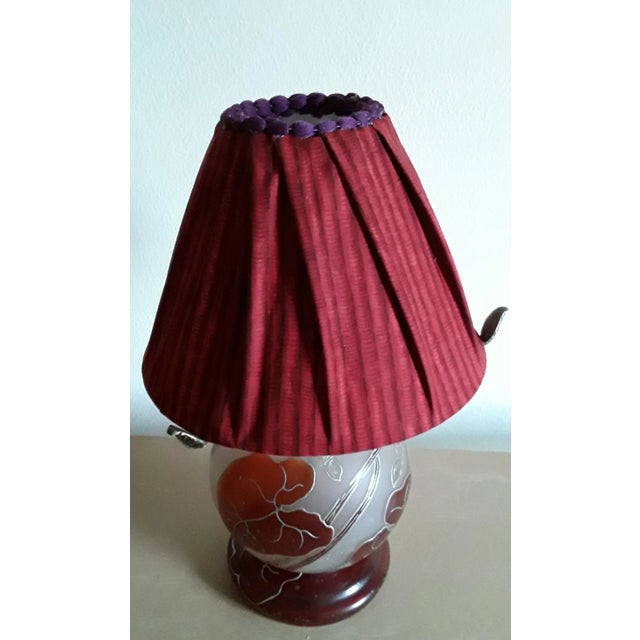 Vintage Silver Colour Metal Mounting & Red Fabric Shade Table Lamp from Carly, 1960s For Sale - Image 3 of 6
