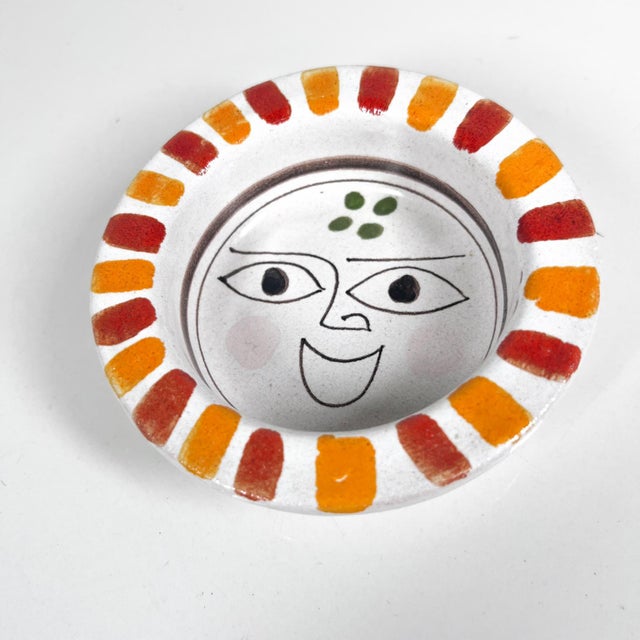1960s Hand Painted Art Pottery Happy Sun Face Dish by DeSimone Italy For Sale In San Diego - Image 6 of 6
