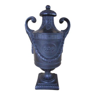 18th Century Classical Wedgwood Black Basalt Urn Vase & Cover For Sale