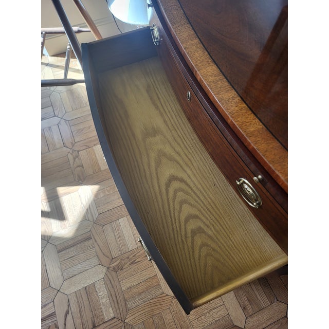 Brown Late 20th Century Baker Bow Front Banded Top & 4 Drawers Pull Out Desk Bachelor Chest Dresser For Sale - Image 8 of 10