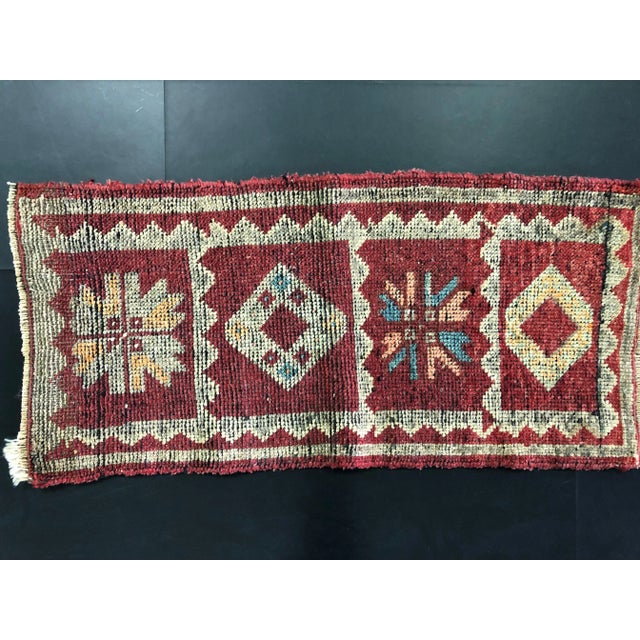 Turkish 1960s Vintage Red Tribal Turkish Handmade Rug- 1′6″ × 3′4″ For Sale - Image 3 of 6
