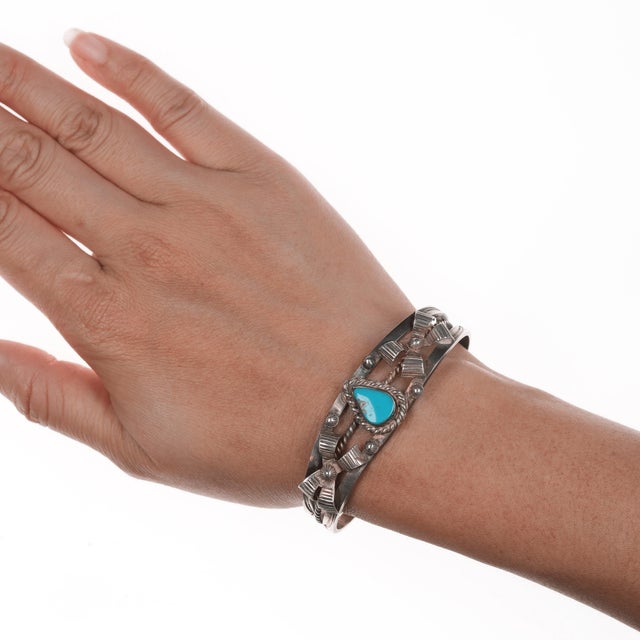 6 1/8" C1940's Uita-22 Navajo Silver Cuff Bracelet With Turquoise For Sale - Image 11 of 11