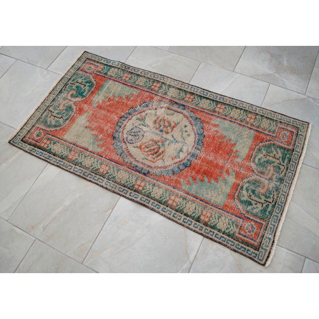 Turkish Hand Knotted Small Rug Distressed Doormat Kitchen Entrtyway Deco - 2′4″ × 4′4″ For Sale - Image 15 of 16