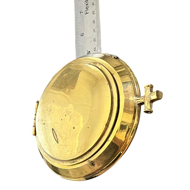 Metal Vintage Mid-Century Brass Covered Ashtray With Sunburst Cigarette Rests & Cross Handle For Sale - Image 7 of 8