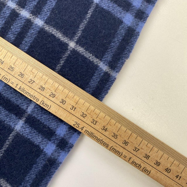 Burberry Navy Blue Plaid 100% Lambswool Scarf For Sale - Image 6 of 8