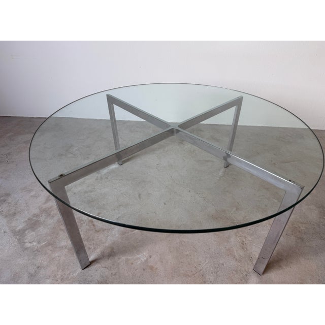 1970s Mid-Century Modern Knoll Barcelona-Style Chrome X-Base Round Glass Coffee Table For Sale - Image 4 of 12