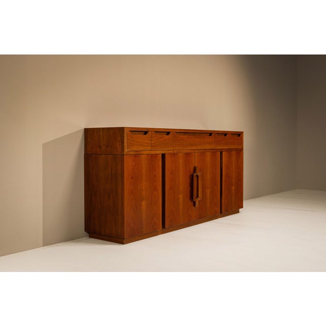Arcigliano Walnut Sideboard by Giovanni Michelucci for Fantacci, Italy, 1970s For Sale - Image 4 of 14