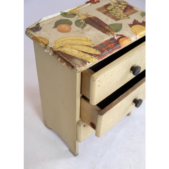 Children's Chest of Drawers in Painted Wood, 1890s For Sale - Image 4 of 8