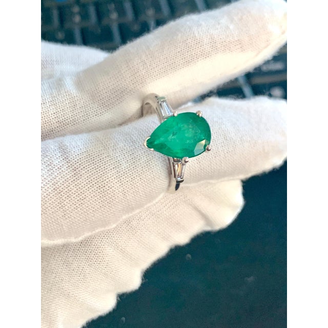 Gemstone 3.5 Carat Pear Cut Emerald and Diamond Ring 14 Karat White Gold For Sale - Image 7 of 18