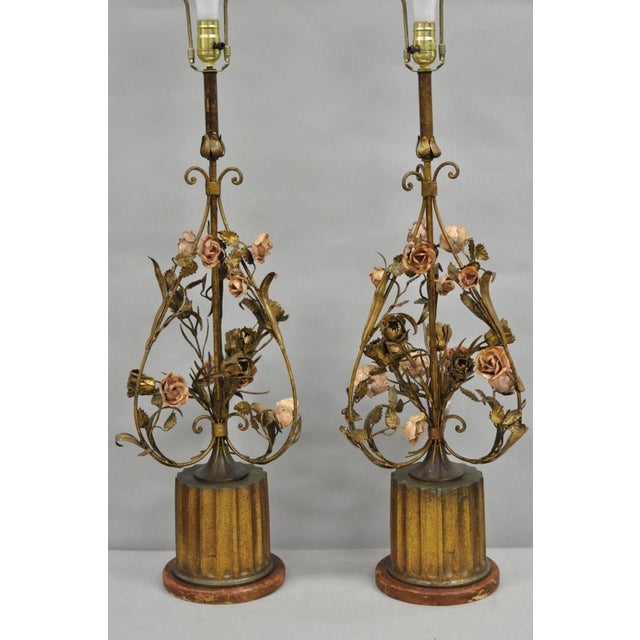 Hollywood Regency Early 20th Century Italian Hollywood Regency Gold Gilt Iron Metal Pink Rose Tall Table Lamps Pair For Sale - Image 3 of 12