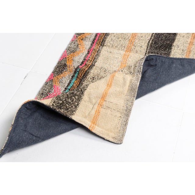 Decorative Vintage Anatolian Kilim Rug For Sale - Image 4 of 11