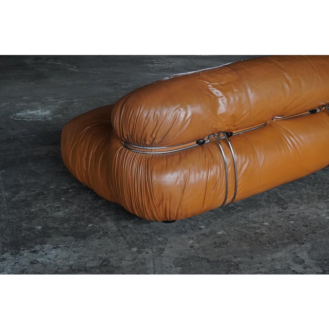 Cassina Soriana Three-Seater Sofa in Original Leather by Afra and Tobia Scarpa for Cassina, 1970s For Sale - Image 4 of 11