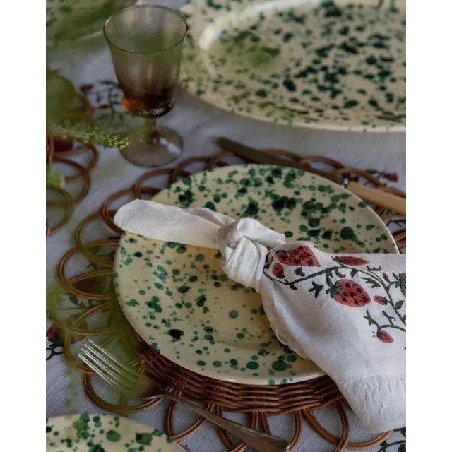 English Sharland England Fraises des Bois Ruffled Napkins in White - Set of 4 For Sale - Image 3 of 3