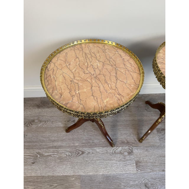 French Louis XV Style Pink Marble Gallery Topped Tripod Tables, 1920s, Set of 2 For Sale - Image 4 of 11