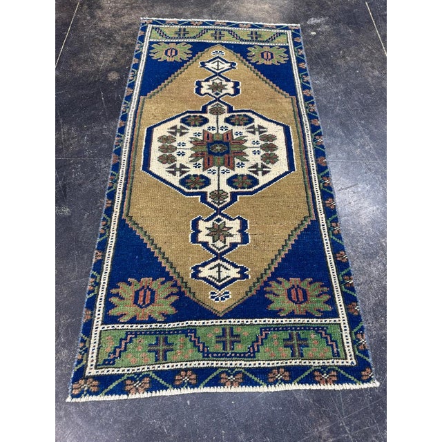 Turkish Yastik Rug 1'7" x 3'2" For Sale - Image 4 of 5