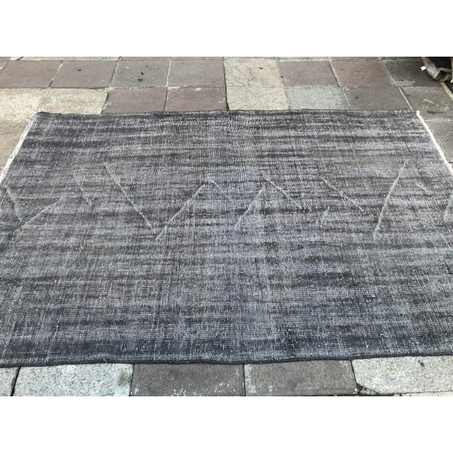 Turkish 1960s Vintage Turkish Gray Rug - 5′2″ × 8′ For Sale - Image 3 of 10