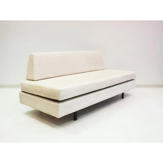 White Italian Modernist Daybed with White Upholstery and Iron Frame, 1960s For Sale - Image 8 of 8