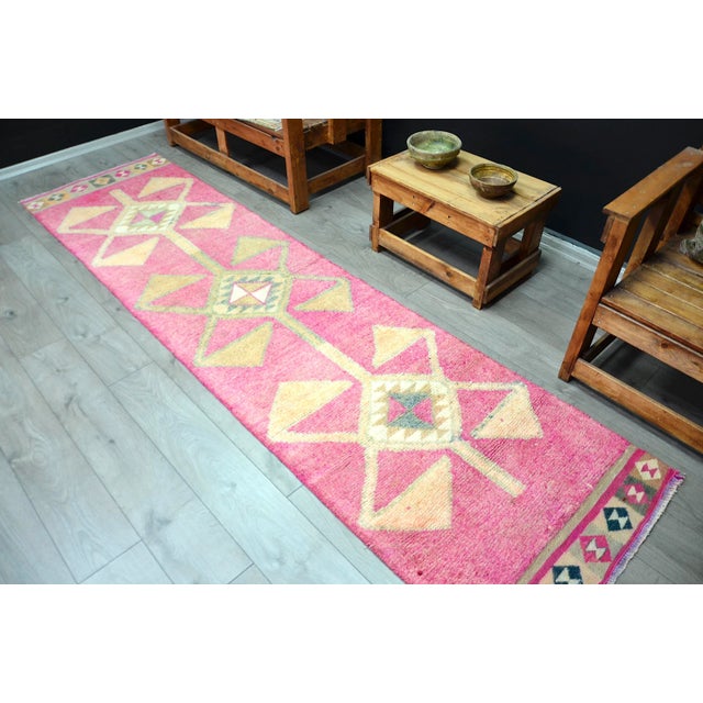 Textile 1960s Vintage Pink Color Geometric Handmade Turkish Runner For Sale - Image 7 of 11