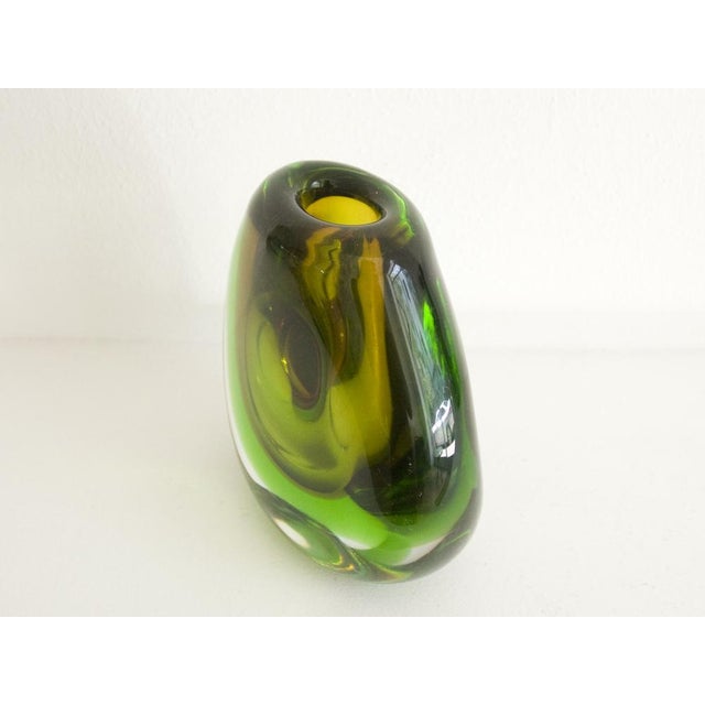1960s Submerged Glass Vase by Vladimir Mika for Moser, 1967 For Sale - Image 5 of 7