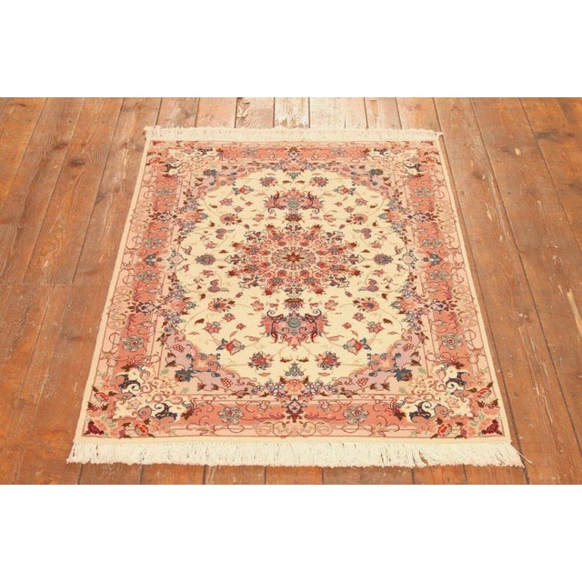Middle Eastern Rug in Wool For Sale - Image 9 of 11