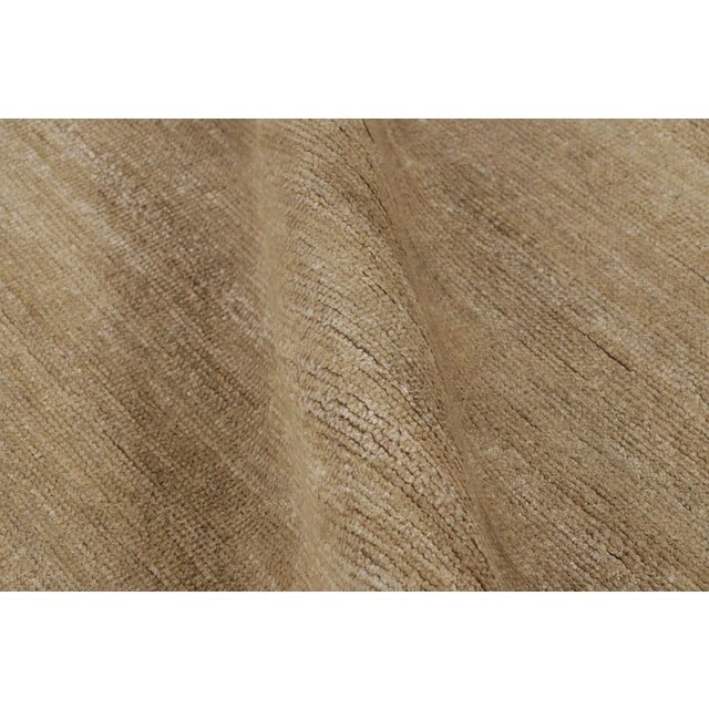Textile Oversized Contemporary Textural Sari Silk Rug in Beige by Rug & Kilim, India For Sale - Image 7 of 10