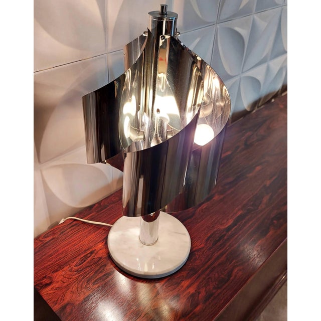 Metal Shaped Table Lamp by Goffredo Reggiani For Sale - Image 7 of 8