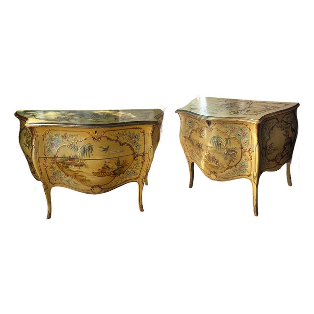 1900-1909 Superb Pair of Serpentine Front Venetian Rocco Style Painted Commodes For Sale