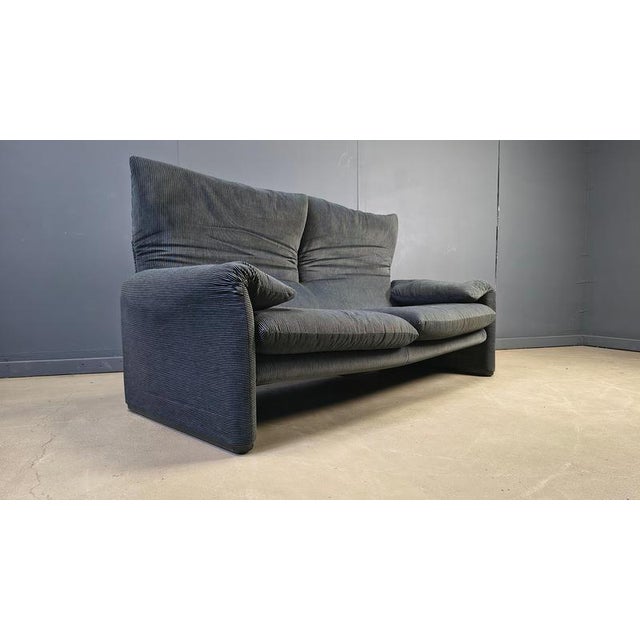 Textile Maralunga Sofa by Vico Magistretti for Cassina, 1970s For Sale - Image 7 of 11