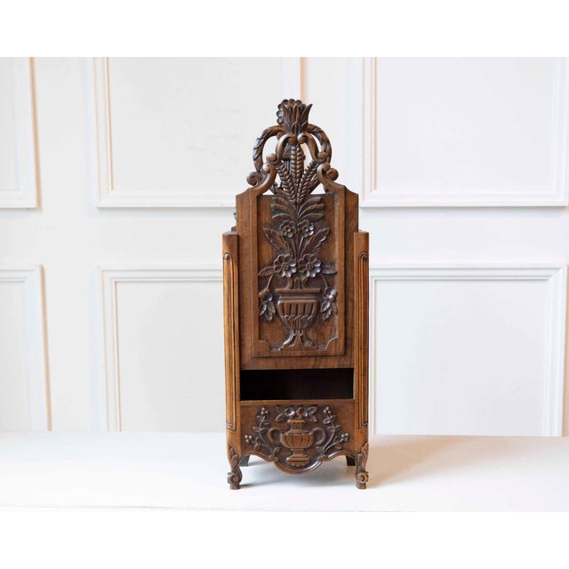 Provençal Fariniero in Carved Walnut, Late 18th Century For Sale In Atlanta - Image 6 of 11
