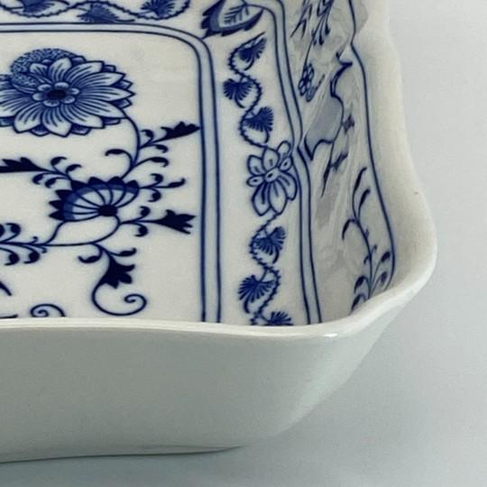 Zwiebelmuster "Blue Onion" 9-Inch Square Blue and White Vegetable Bowl Vintage For Sale - Image 13 of 17