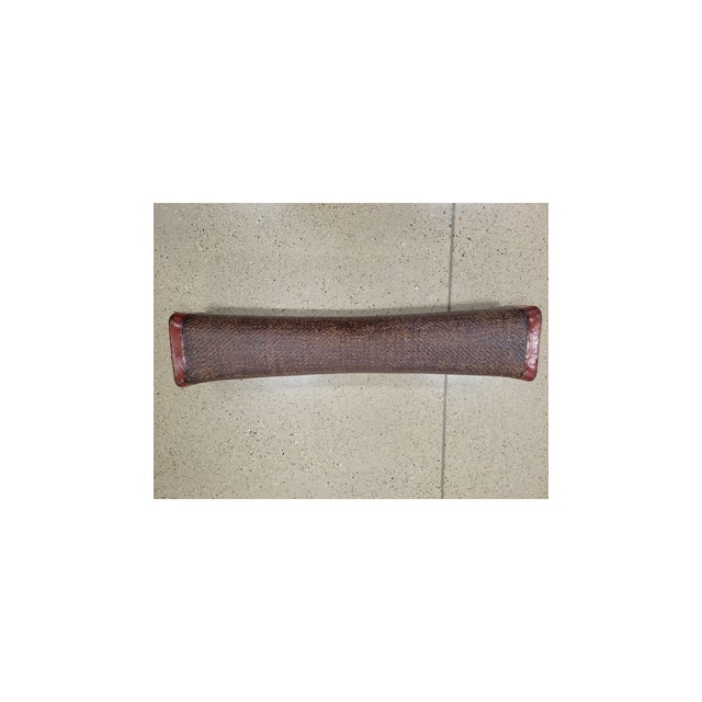 Chinese Antique 19th Century Chinese Woven Rattan Opium Pillow With Red Lacquered Ends For Sale - Image 3 of 6