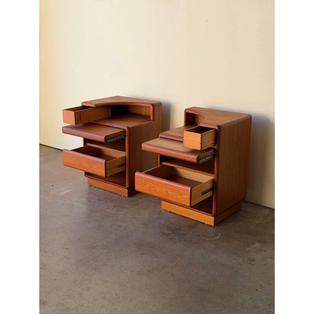 Mid-Century Modern 1960s Mid Century Danish Teak Nightstands by Brouer – Sculptural Bedside Tables, Set of Two For Sale - Image 3 of 10