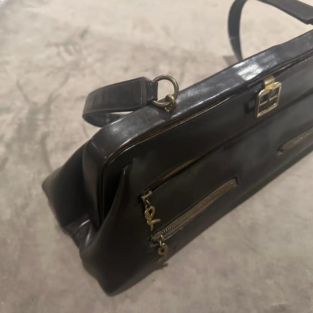 Brown 1980s Iconic Brown Leather and Brass Hand Bag by Roberta Di Camerino For Sale - Image 8 of 12