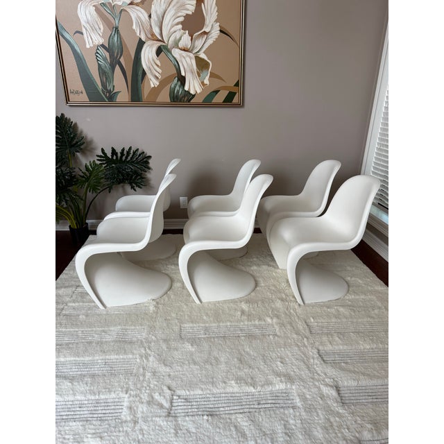 White 1990s Verner Panton for Vitra Sculptural Molded Fiberglass Dining Chairs For Sale - Image 8 of 12