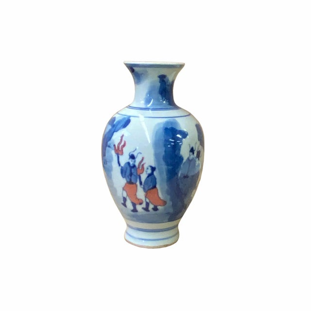 Chinoiserie Chinese Red Blue White Porcelain Hand-Painted Graphic Small Vase For Sale - Image 3 of 6