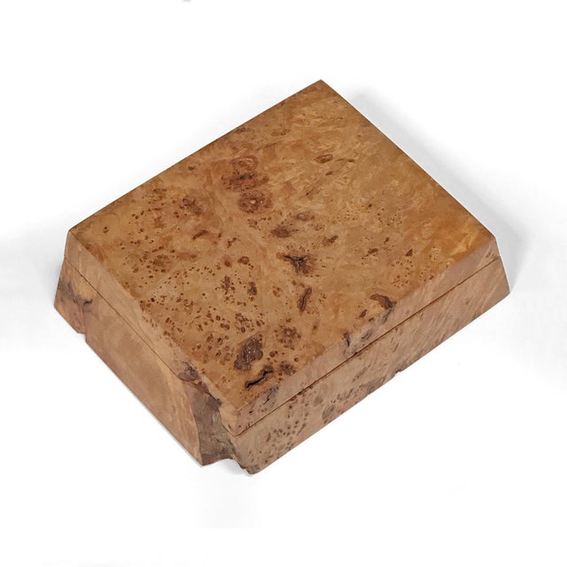 This lovely trinket box in Oregon bird’s-eye maple burl by Silverton, OR woodworker Michael Elkan has a beautiful, rich...