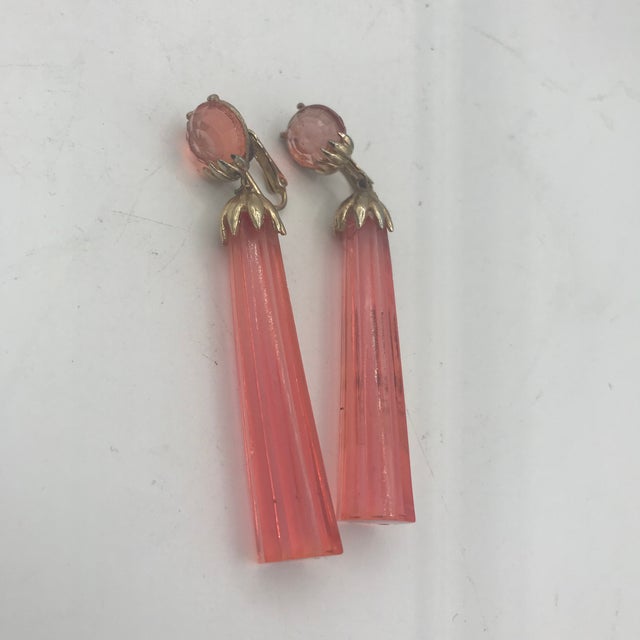 Metal 1940s Signed Marcel Boucher Pink and Gold Pendent Clip Earrings - 2 Pieces For Sale - Image 7 of 7
