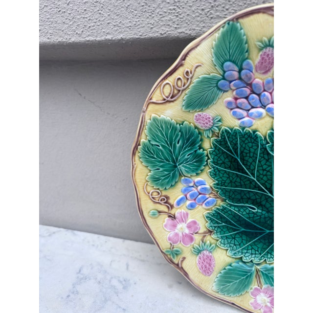 Victorian English Majolica Strawberry & Grapes Plate Wedgwood Circa 1920 For Sale - Image 3 of 5