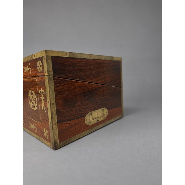 Early 19th Century English Regency Brass-Inlaid Rosewood Lap Desk and Dressing Case, Circa 1820 For Sale - Image 5 of 11