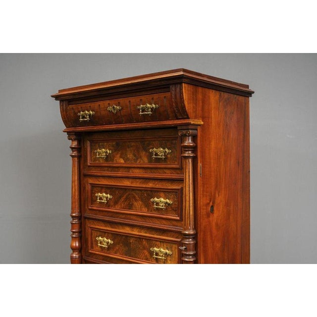 19th Century Gründerzeit Mens Chest of Drawers in Walnut For Sale - Image 14 of 18