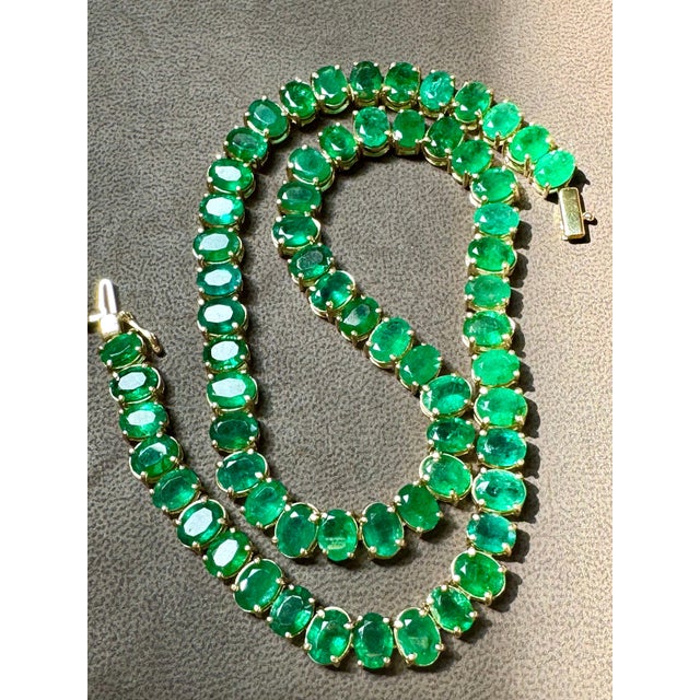 2020s Gia Certified 110 Ct Natural Oval Emerald Necklace, 14 K Gold 57.3 Gm , 18 " For Sale - Image 5 of 8