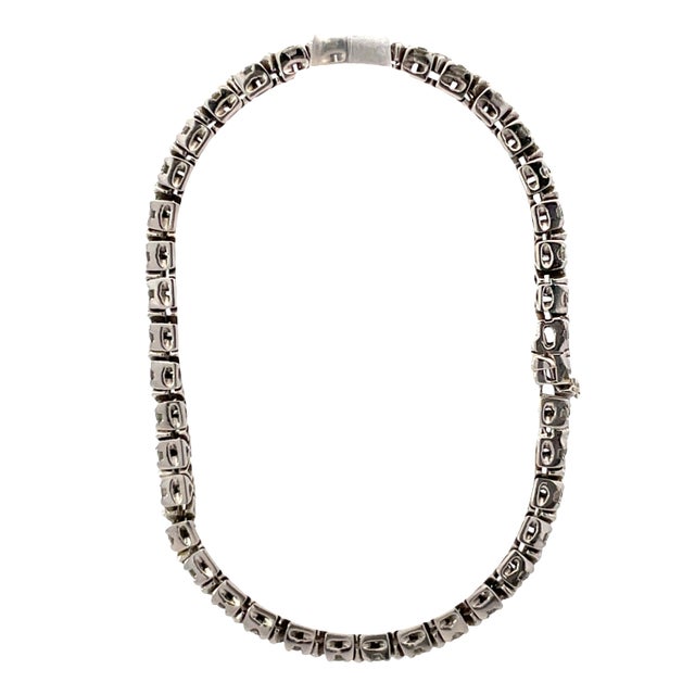 Modern 18k White Gold Tennis Bracelet With 5.3ct Mixed-Cut Diamonds 3 Dimensional For Sale - Image 3 of 9
